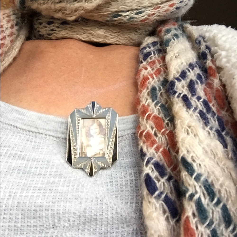 Photo Brooch - Picture 5 of 5